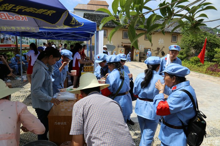 带上"小三"参加红军,革命
