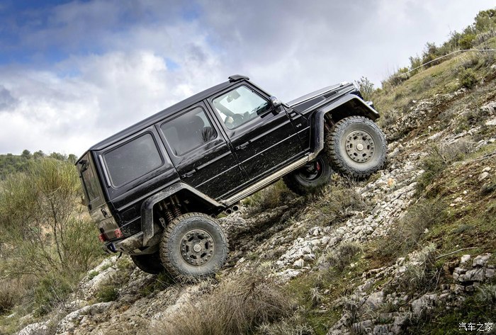 奔驰(mercedes - benz)宣布g500 4 x422015 mercedes-benz g500 4x42