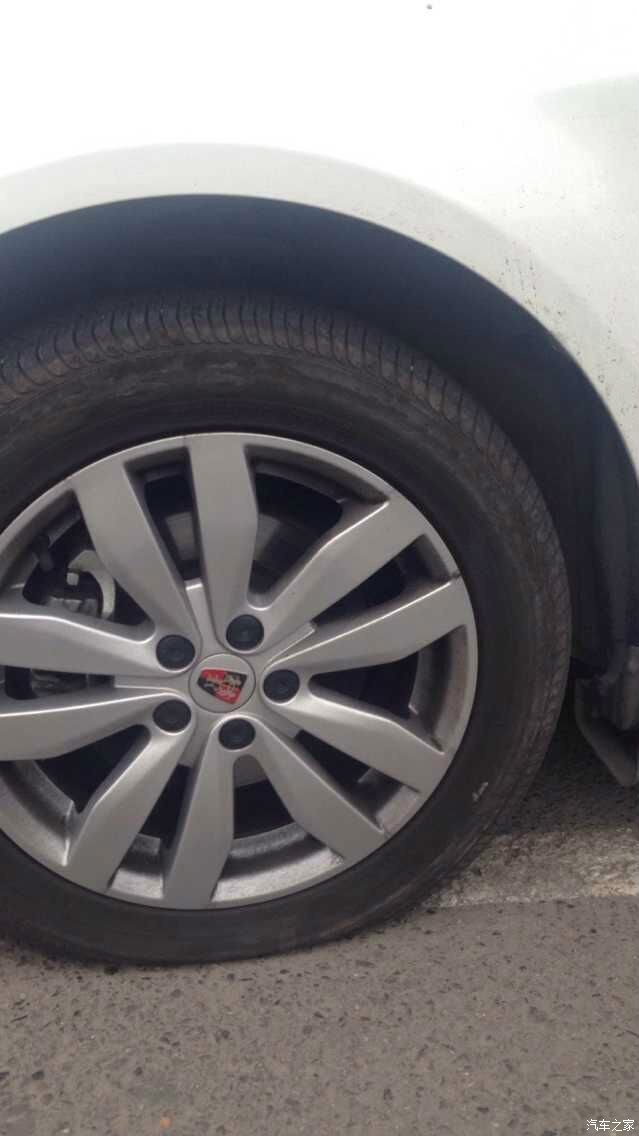 荣威350不得不说真是好车今天车胎没气行驶毫无感觉