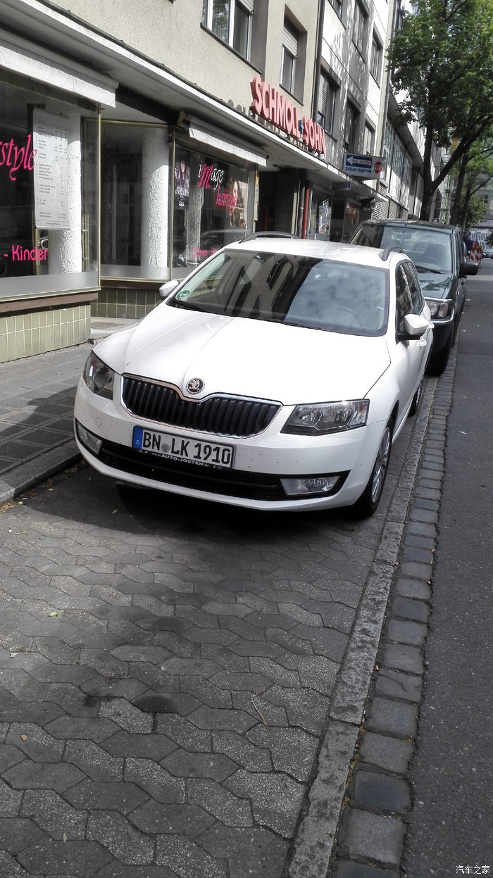 欧洲之行德国大街上的车