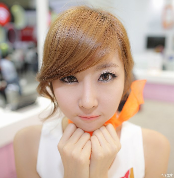 我来发两张低俗一点美女图片给大家欣赏一下!