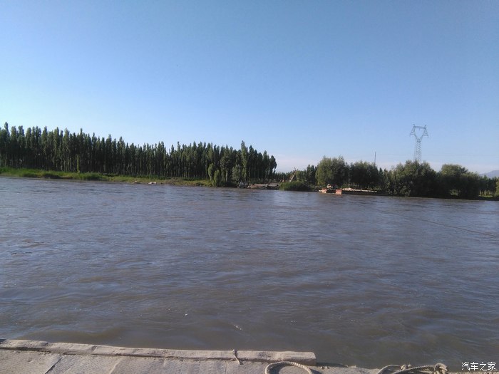 狂奔420公里行进在南山公路新源县伊宁市