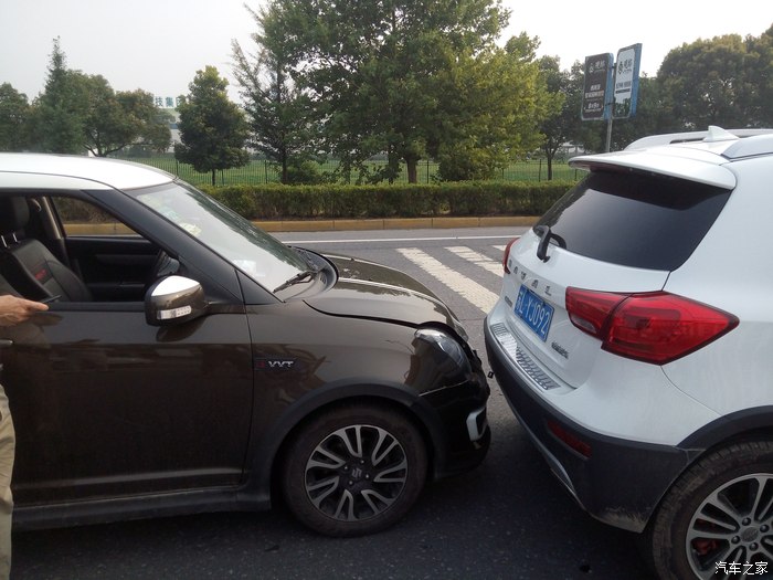 【图】小一首撞_哈弗h1论坛_汽车之家论坛