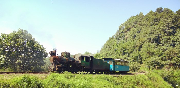 吃樂山美食坐嘉陽小火車狂吃狂吃狂吃