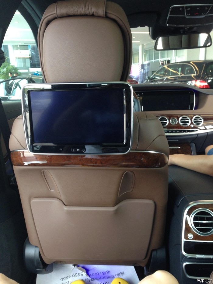 纠结s320棕色内饰和米白色内饰大家给点建议谢谢